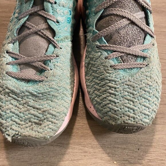 Nike Boys Lebron 17 South Beach BQ5594-444 Light Aqua Basketball Shoes Size 5Y - Picture 4 of 11